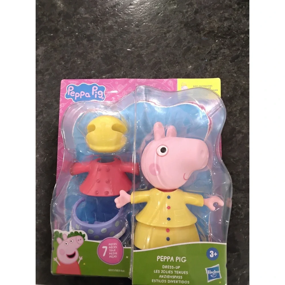 Hasbro Peppa Pig Dress-Up Figure Set 7 Pieces‎ Easy-On Fashions G0331 F8859 Asst